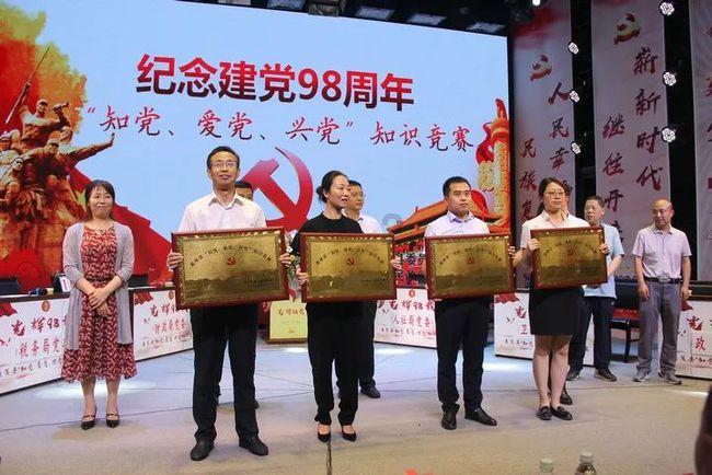 五版100元纸币，大家记得留意号码